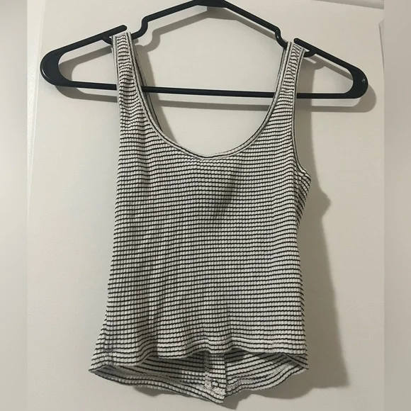 Cropped  Ribbed Jersey Tank Top With Buttons - Picture 3 of 6